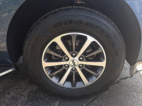 Used 2019 Ford Expedition XLT w/ Equipment Group 202A AWD/4WD image 45