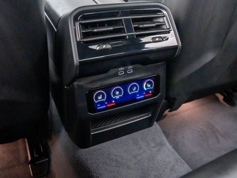 Used 2026 BMW M5 w/ Carbon Package image 36