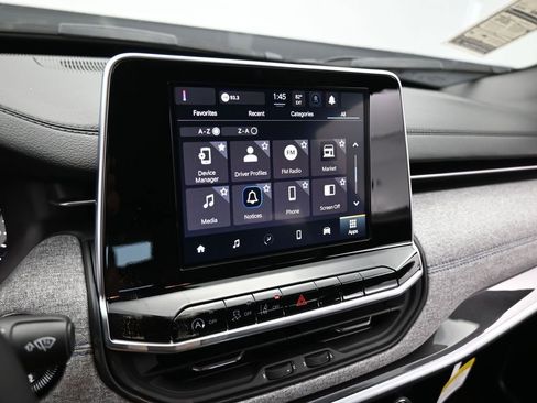 Used 2025 Jeep Compass Latitude image 20