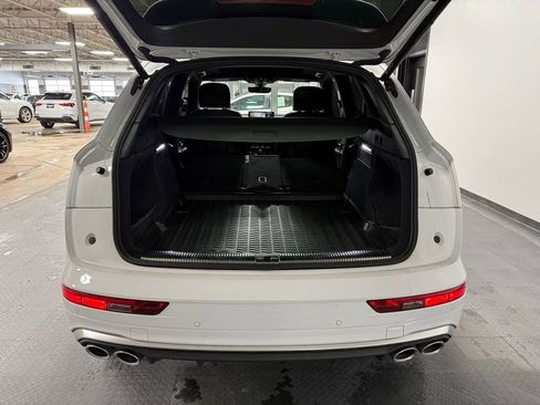 Used 2022 Audi SQ5 Premium w/ Convenience Package image 23