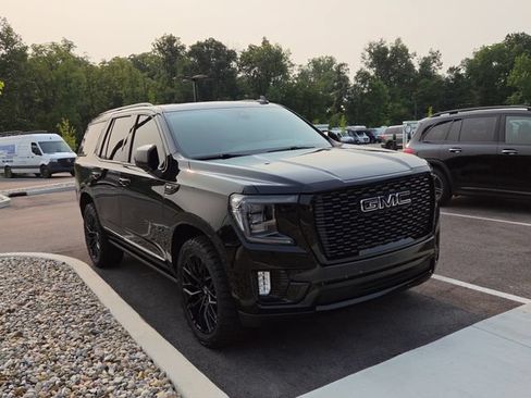 Used 2022 GMC Yukon Denali w/ Denali Premium Package AWD/4WD image 1