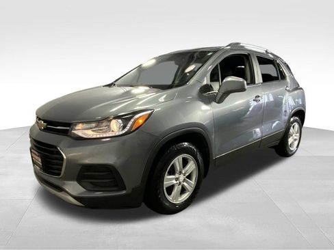 Used 2020 Chevrolet Trax LT FWD image 4