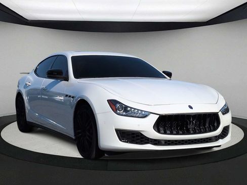Used 2021 Maserati Ghibli S Q4 AWD/4WD image 2