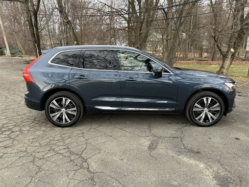 Used 2023 Volvo XC60 B5 Plus w/ Climate Package image 9