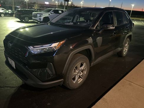 Certified 2022 Toyota RAV4 XLE image 3