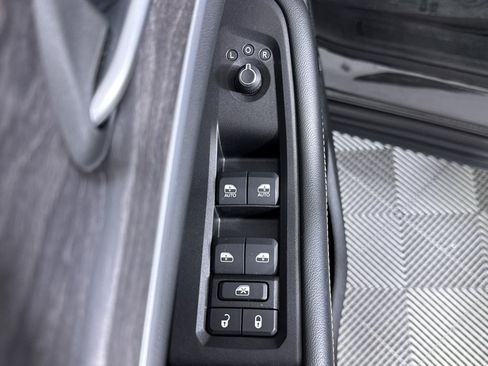 Used 2023 Jeep Grand Cherokee Limited AWD/4WD image 28