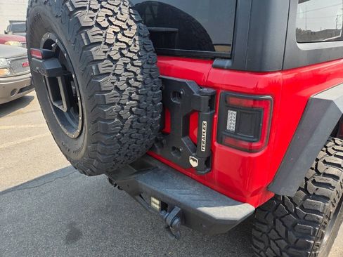 Used 2018 Jeep Wrangler Unlimited Sport S AWD/4WD image 33