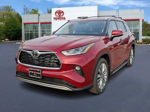 New 2026 Toyota Highlander Platinum image 1