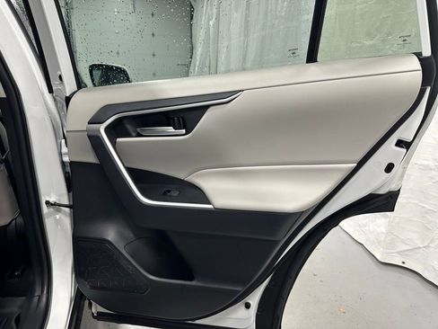 Used 2025 Toyota RAV4 XLE image 48