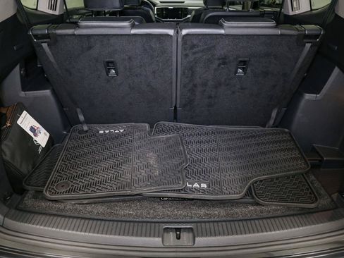 Certified 2023 Volkswagen Atlas SEL R-Line AWD/4WD image 16