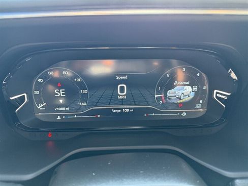 Used 2023 GMC Yukon XL Denali image 34