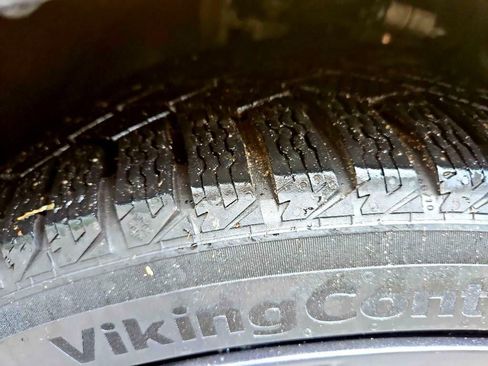 Used 2021 Tesla Model Y Performance image 9