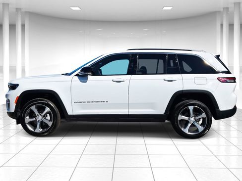 Used 2025 Jeep Grand Cherokee Limited image 6