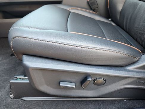 New 2026 Ford F250 Lariat w/ Black Appearance Package image 18