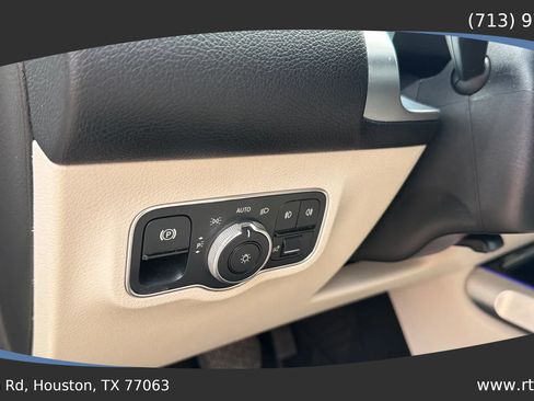 Used 2021 Mercedes-Benz GLB 250 image 24