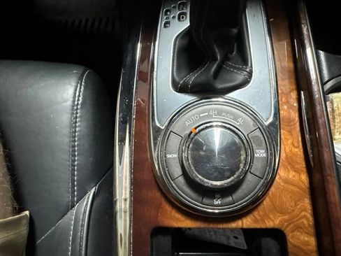 Used 2017 INFINITI QX80 4WD w/ Deluxe Technology Package image 10