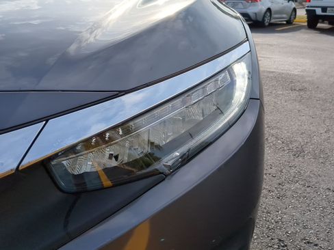 Used 2018 Honda Civic Touring image 11