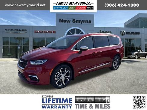 New 2026 Chrysler Pacifica Pinnacle image 7