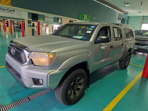 Used 2013 Toyota Tacoma PreRunner w/ SR5 Pkg image 5