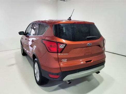 Used 2019 Ford Escape SE image 17