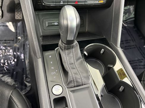 Used 2023 Volkswagen Atlas SE w/ Panoramic Sunroof Package FWD image 25