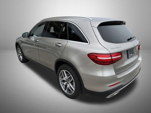 Used 2019 Mercedes-Benz GLC 300 4MATIC image 4