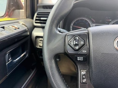Used 2018 Toyota 4Runner TRD Off-Road Premium w/ TRD Performance Package AWD/4WD image 11