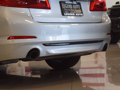 Used 2018 BMW 530i xDrive AWD/4WD image 18