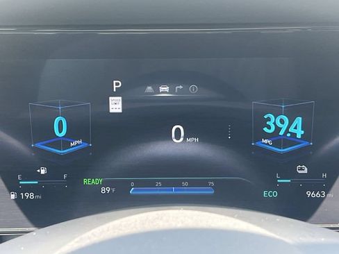 Certified 2025 Hyundai Elantra SEL FWD image 27