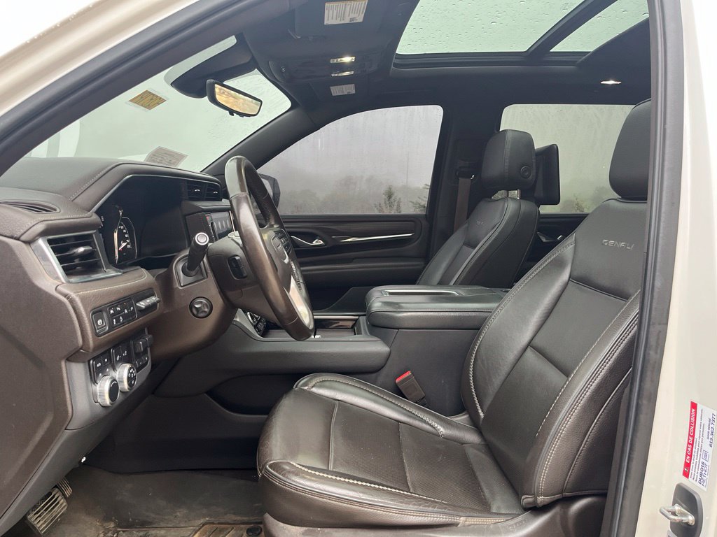 Used 2021 GMC Yukon Denali w/ Denali Premium Package AWD/4WD image 10