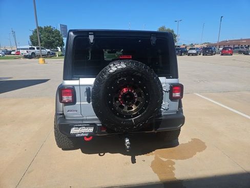 Used 2022 Jeep Wrangler Unlimited Rubicon w/ Cold Weather Group image 6