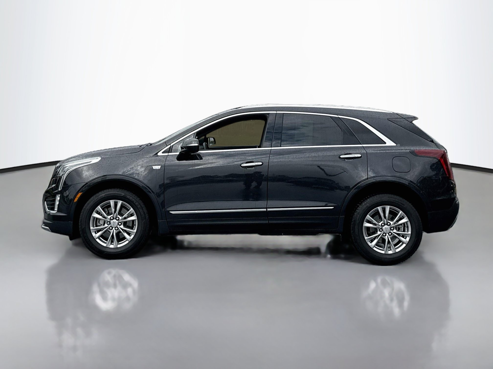 Used 2020 Cadillac XT5 Premium Luxury AWD/4WD image 4