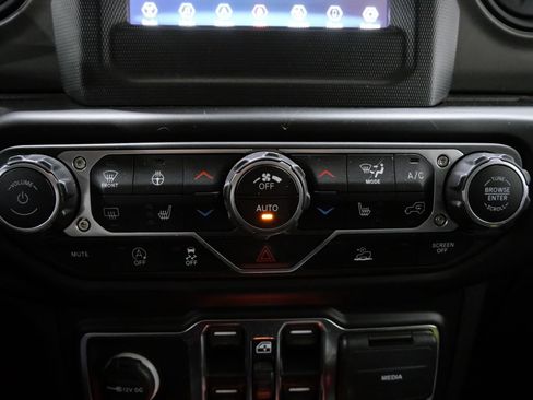 Used 2022 Jeep Wrangler Unlimited Willys image 19