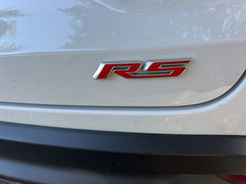 Used 2025 Chevrolet Trax RS w/ Sunroof Package image 15