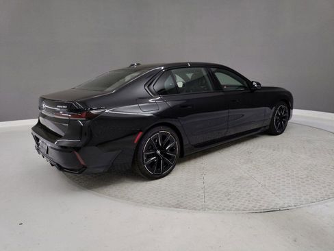 Used 2025 BMW i7 eDrive50 w/ M Sport Package RWD image 6