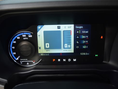 Used 2024 Ford Bronco Badlands image 3