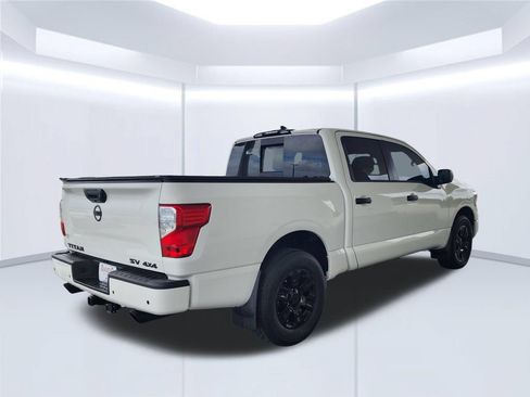 Used 2024 Nissan Titan SV AWD/4WD image 7