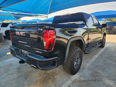 Used 2020 GMC Sierra 1500 AT4 w/ AT4 Premium Package AWD/4WD image 4