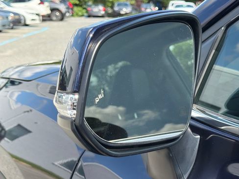 Used 2024 Toyota Highlander Limited AWD/4WD image 19