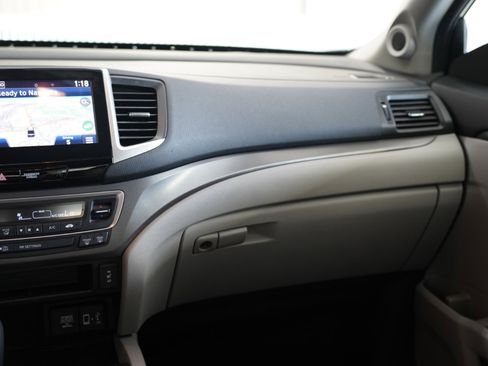 Used 2017 Honda Ridgeline RTL-T image 39