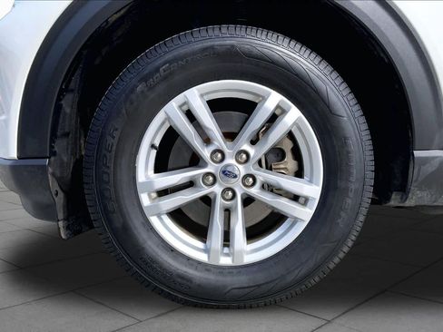 Used 2020 Ford Explorer XLT w/ Comfort Package AWD/4WD image 11