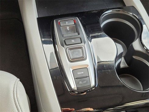 Used 2017 Honda Pilot Touring image 23