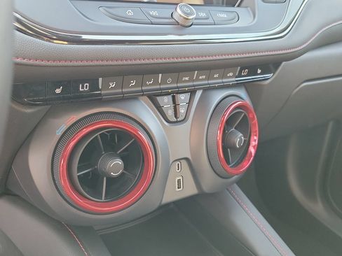 Used 2019 Chevrolet Blazer RS w/ Sun and Wheels Package FWD image 33
