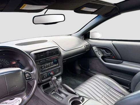 Used 2000 Chevrolet Camaro Coupe w/ Sport Appearance Pkg image 21