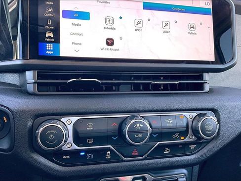 Used 2024 Jeep Wrangler Unlimited image 34