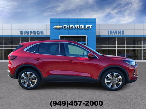 Used 2023 Ford Escape Platinum w/ Premium Technology Package image 9