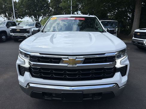 Used 2023 Chevrolet Silverado 1500 LT AWD/4WD image 3
