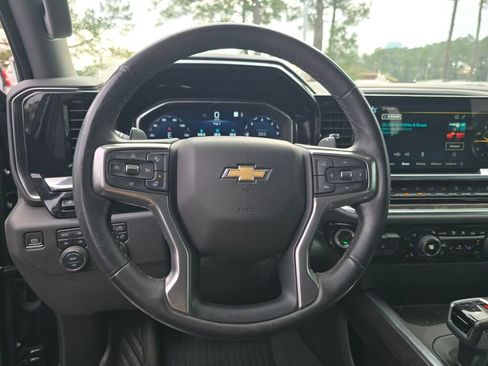 Used 2023 Chevrolet Silverado 1500 LTZ w/ LTZ Premium Package image 17