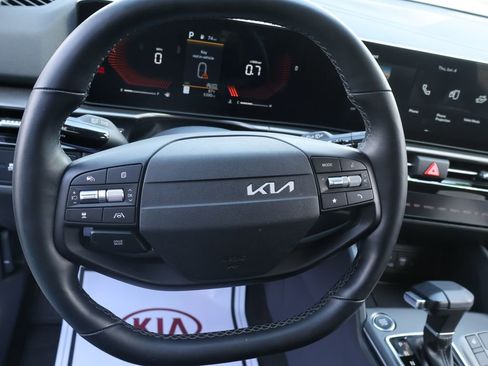 Used 2026 Kia Sportage EX FWD image 26