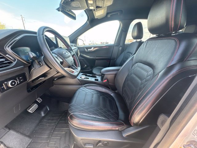 Used 2023 Ford Escape ST-Line Elite w/ Premium Technology Package AWD/4WD image 2